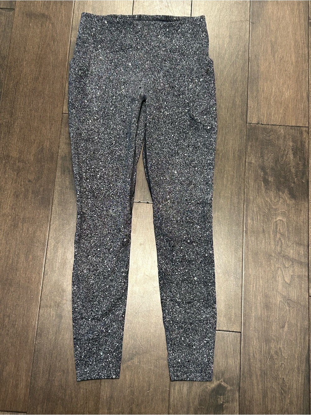 Lululemon Lead The Pack Tight 28"
Luminesce Splatter White Black, Sz 6 - Picture 1 of 8